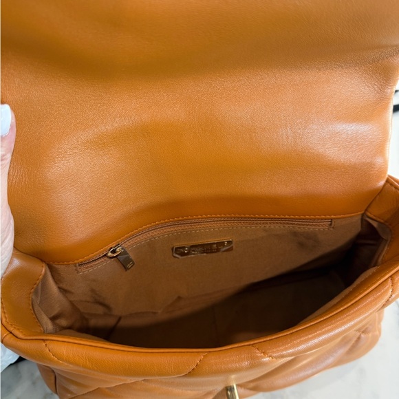 Chanel 19 Light Brown Medium - Picture 6 of 9